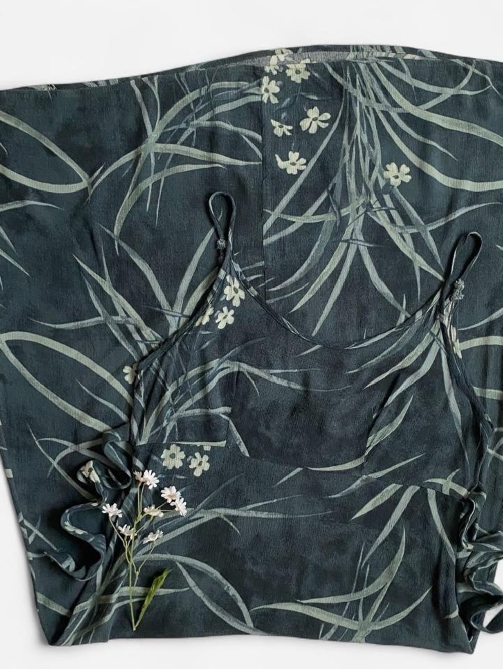 Vintage gray floral sleeveless maxi sundress